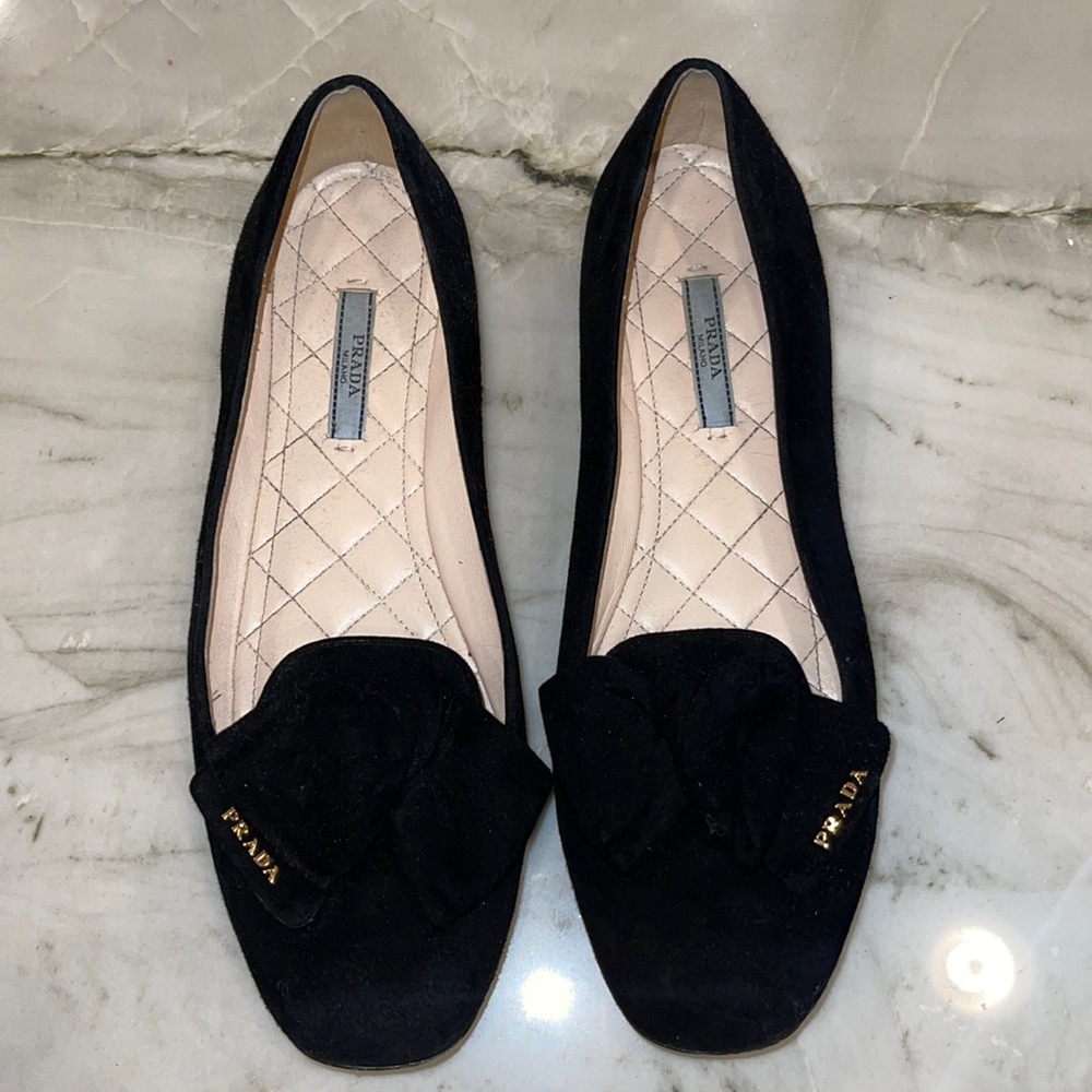 GORGEOUS PRADA suede bow flats